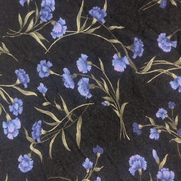 ✨50% OFF✨ American Eagle floral cold shoulder top - Picture 3 of 8